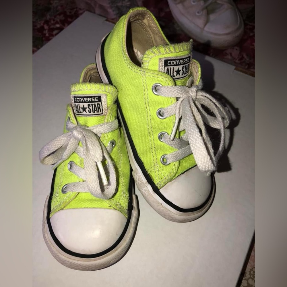 Converse All Stars Size 8 GUC Neon Yellow